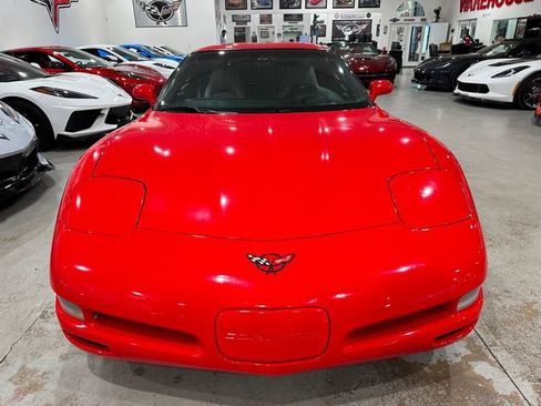Used 2004 Chevrolet Corvette Coupe w/ Preferred Equipment Group RWD image 27