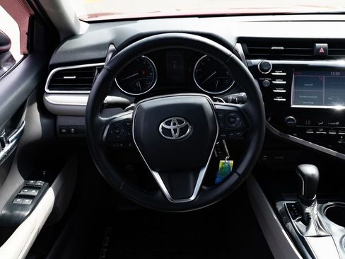 Used 2018 Toyota Camry SE FWD image 11