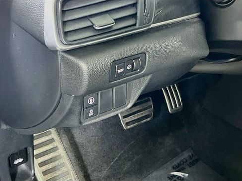 Used 2019 Honda Accord Sport image 10