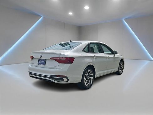 Certified 2023 Volkswagen Jetta SEL FWD image 5