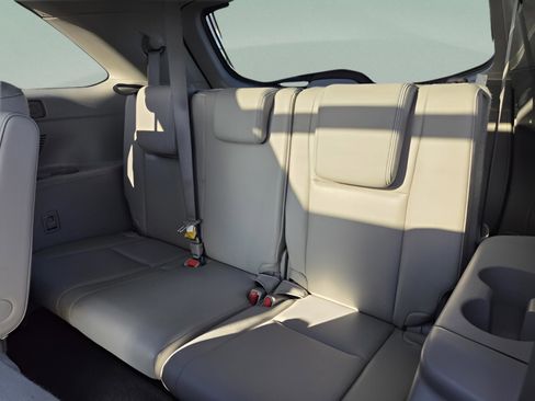 Used 2014 Toyota Highlander Limited Platinum image 11