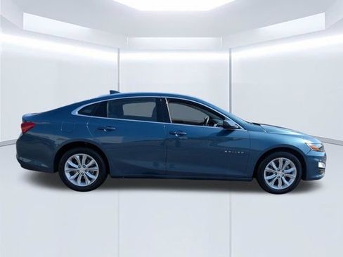 Used 2025 Chevrolet Malibu LT FWD image 3