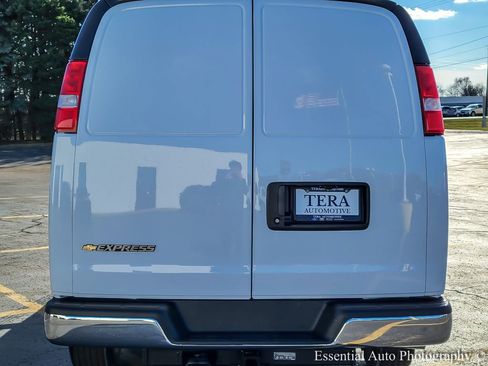 New 2026 Chevrolet Express 2500 w/ Driver Convenience Package image 5