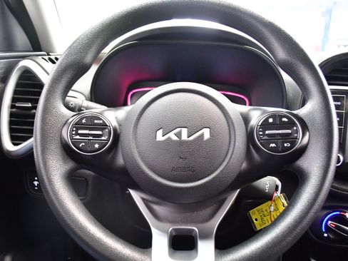 Used 2024 Kia Soul LX w/ Option Group 015 FWD image 19
