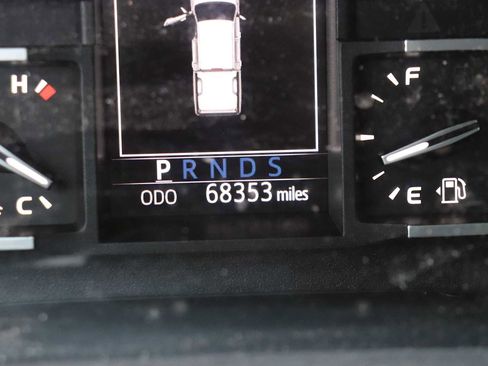 Used 2019 Toyota Tundra SR5 AWD/4WD image 11