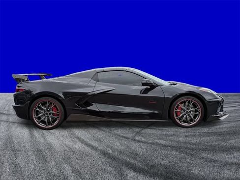 Used 2023 Chevrolet Corvette Stingray Premium Conv w/ Z51 Performance Package RWD image 3