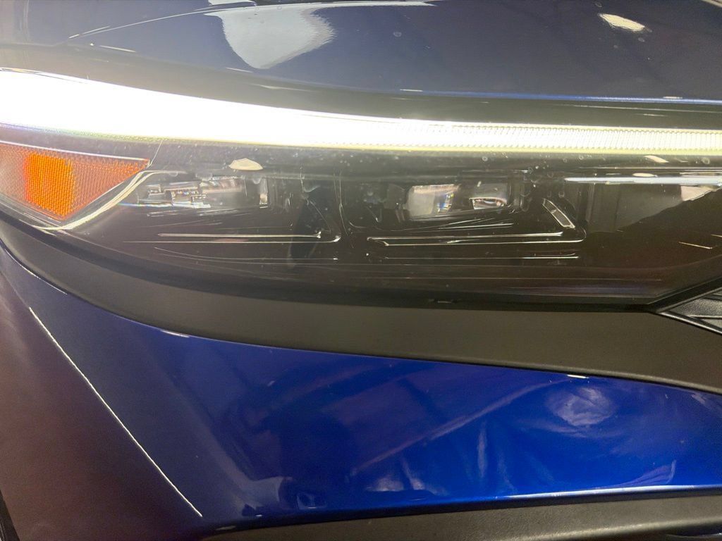 Certified 2025 Hyundai Elantra Sport FWD image 9