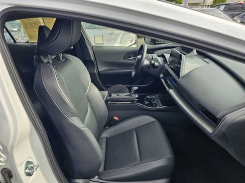 Certified 2026 Toyota Prius XLE FWD image 10