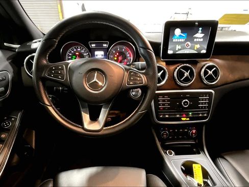 Used 2016 Mercedes-Benz GLA 250 4MATIC image 6