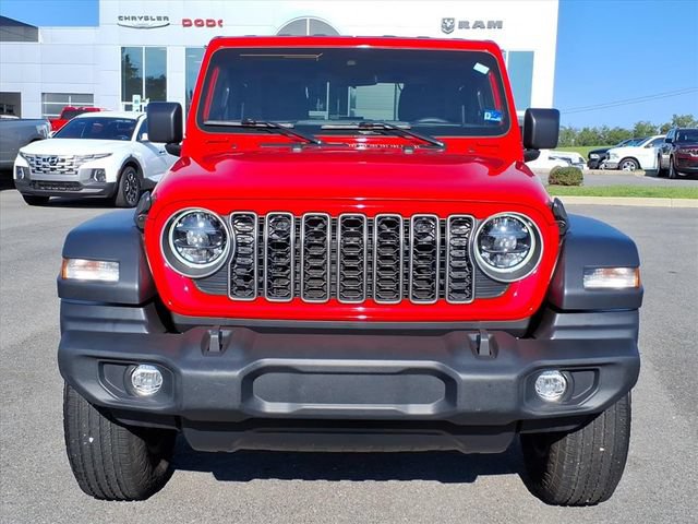 Used 2025 Jeep Wrangler Sport AWD/4WD image 12