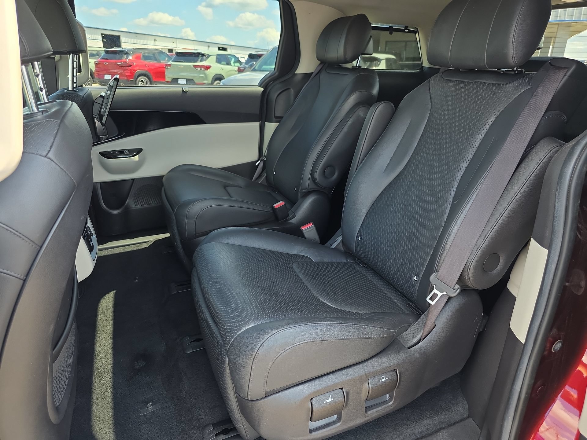 Used 2022 Kia Carnival SX Prestige FWD image 11