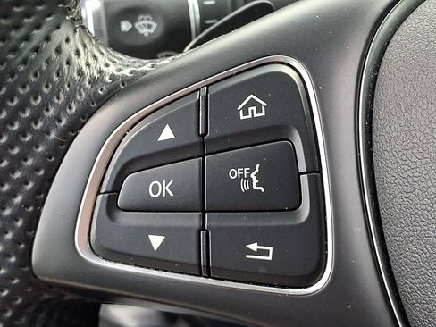 Used 2019 Mercedes-Benz GLC 300 4MATIC image 21