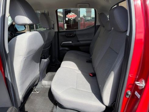 Used 2022 Toyota Tacoma SR5 RWD image 7