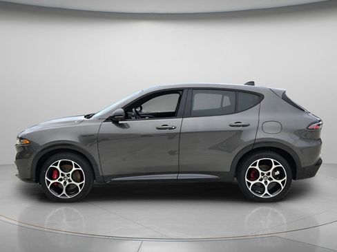 Used 2024 Alfa Romeo Tonale Veloce w/ Active Assist Package AWD/4WD image 3