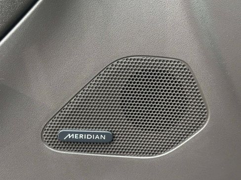 Used 2017 Jaguar F-PACE Prestige image 24