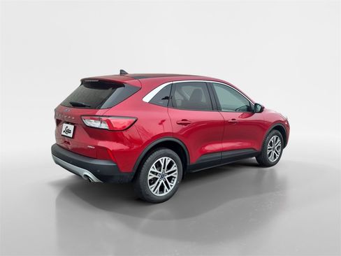 Used 2022 Ford Escape SEL image 4