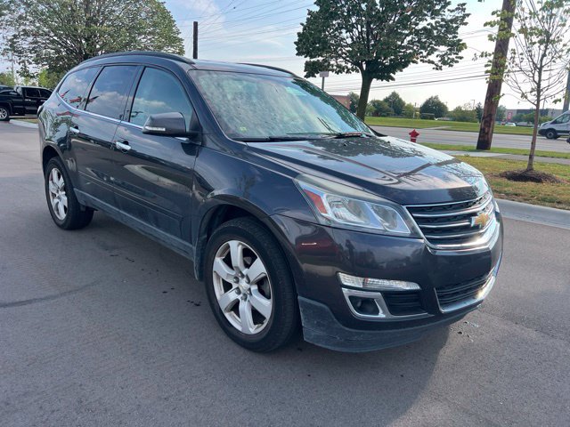 Used 2016 Chevrolet Traverse LT w/ Style and Technology Package FWD image 3