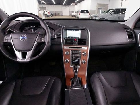 Used 2017 Volvo XC60 T6 Inscription w/ Preferred Option Package image 6