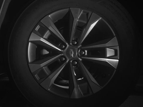 Used 2025 Chevrolet Equinox LT image 14