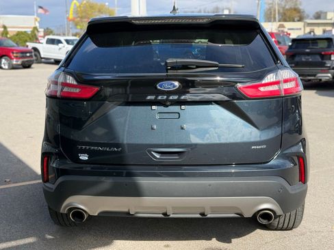 Used 2022 Ford Edge Titanium image 4