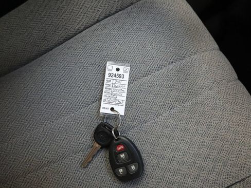 Used 2011 Chevrolet Express 1500 LT w/ LT Preferred Equipment Group RWD image 16