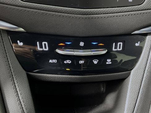 Used 2023 Cadillac XT6 Luxury image 26