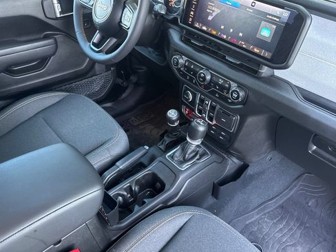 Used 2024 Jeep Wrangler Unlimited Sport AWD/4WD image 18