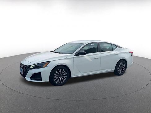 Used 2026 Nissan Altima 2.5 SV FWD image 8