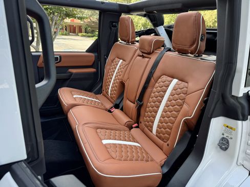 Used 2025 Ford Bronco Outer Banks AWD/4WD image 17