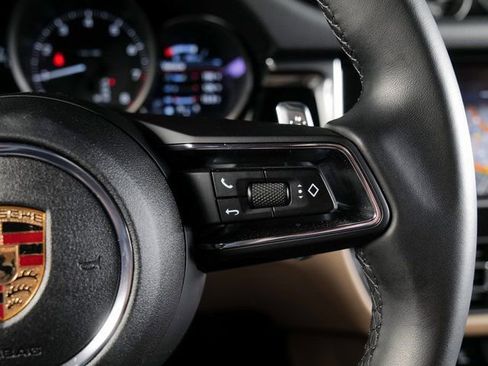 Certified 2025 Porsche Macan image 23