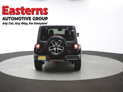Used 2024 Jeep Wrangler Unlimited AWD/4WD image 37