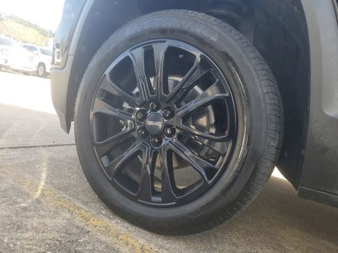 Used 2022 GMC Acadia SLT w/ Elevation Edition image 7