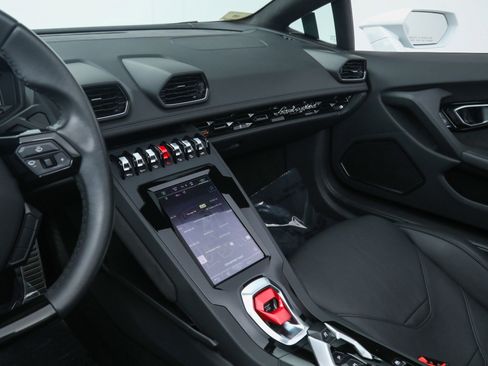 Used 2023 Lamborghini Huracan EVO image 32