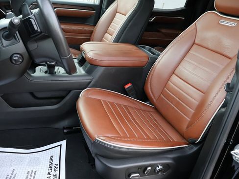 Used 2025 GMC Sierra 1500 Denali Ultimate image 45