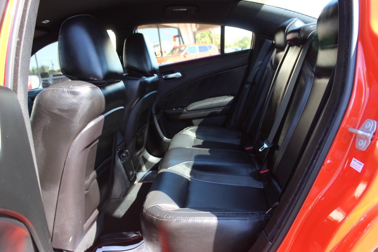 Used 2023 Dodge Charger SXT w/ Plus Group RWD image 15