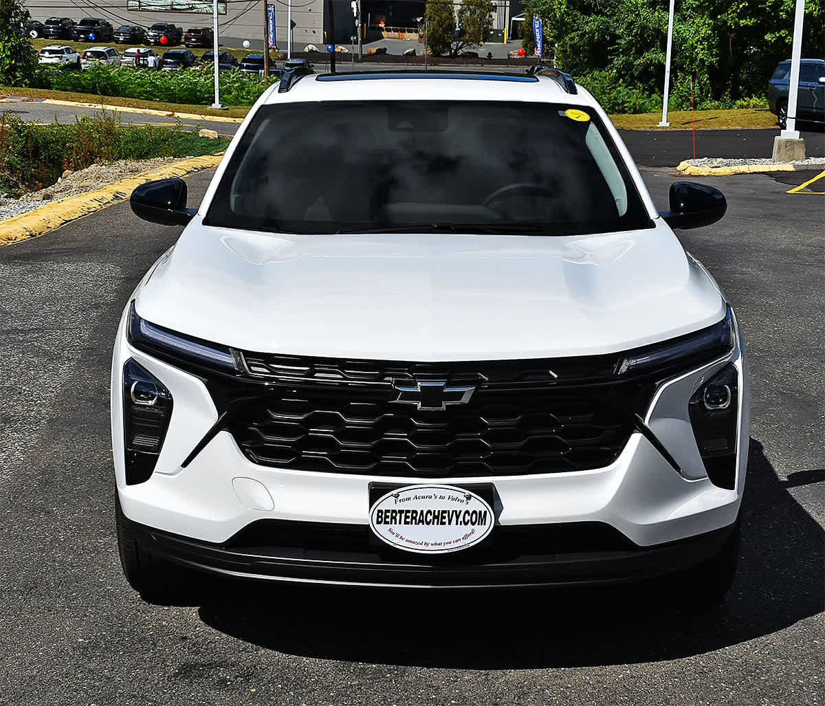 New 2026 Chevrolet Trax LT w/ Sunroof Package FWD image 4