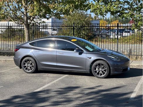Used 2019 Tesla Model 3 Long Range image 1