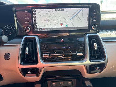Used 2022 Kia Sorento S image 25