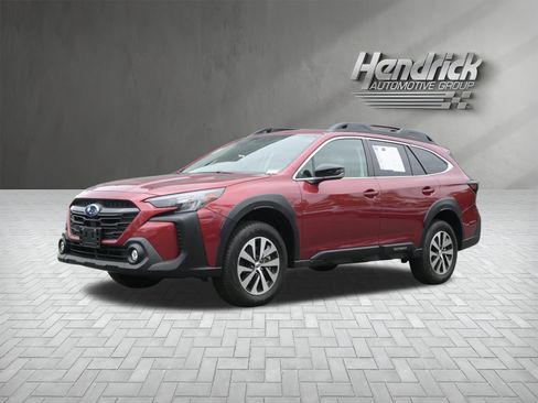 Certified 2025 Subaru Outback Premium AWD/4WD image 5