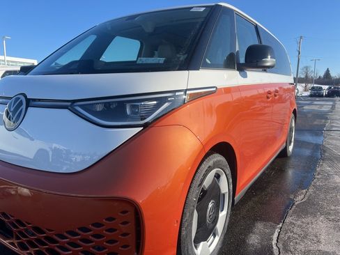 New 2025 Volkswagen ID. Buzz Pro S Plus image 8
