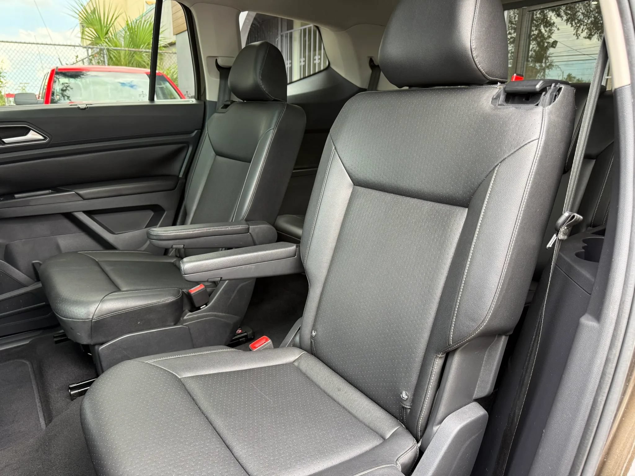 Used 2019 Volkswagen Atlas SE w/ Panoramic Sunroof Package FWD image 16
