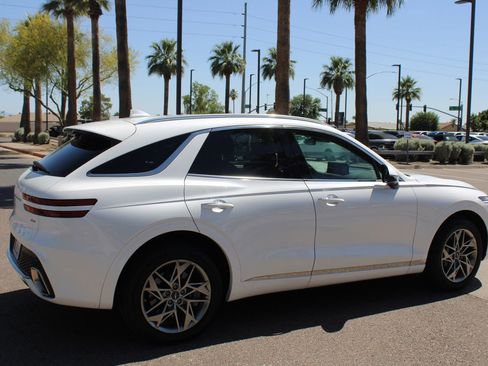 Used 2025 Genesis GV70 2.5T AWD/4WD image 4