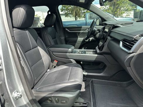 Certified 2026 GMC Acadia Elevation w/ Black Edition AWD/4WD image 19