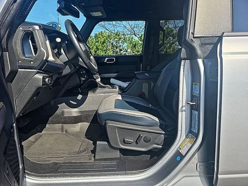 Used 2023 Ford Bronco Outer Banks w/ Sasquatch Package image 14