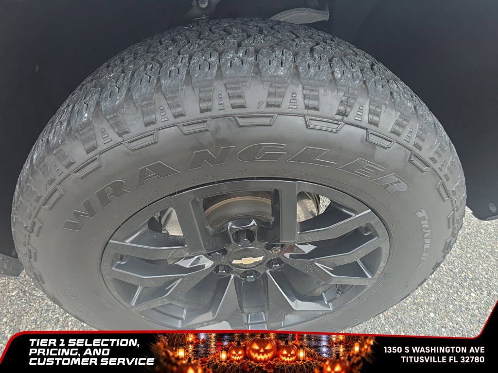 Used 2022 Chevrolet Suburban Z71 w/ Luxury Package AWD/4WD image 12