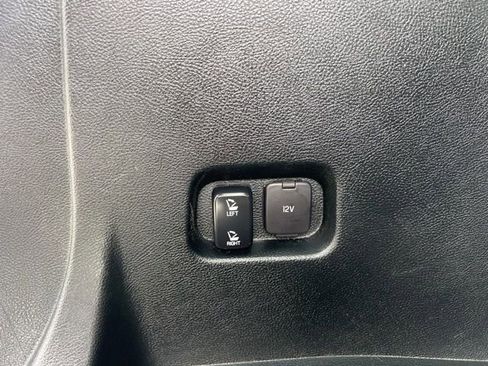 Used 2019 Ford Edge Titanium w/ Equipment Group 301A AWD/4WD image 16