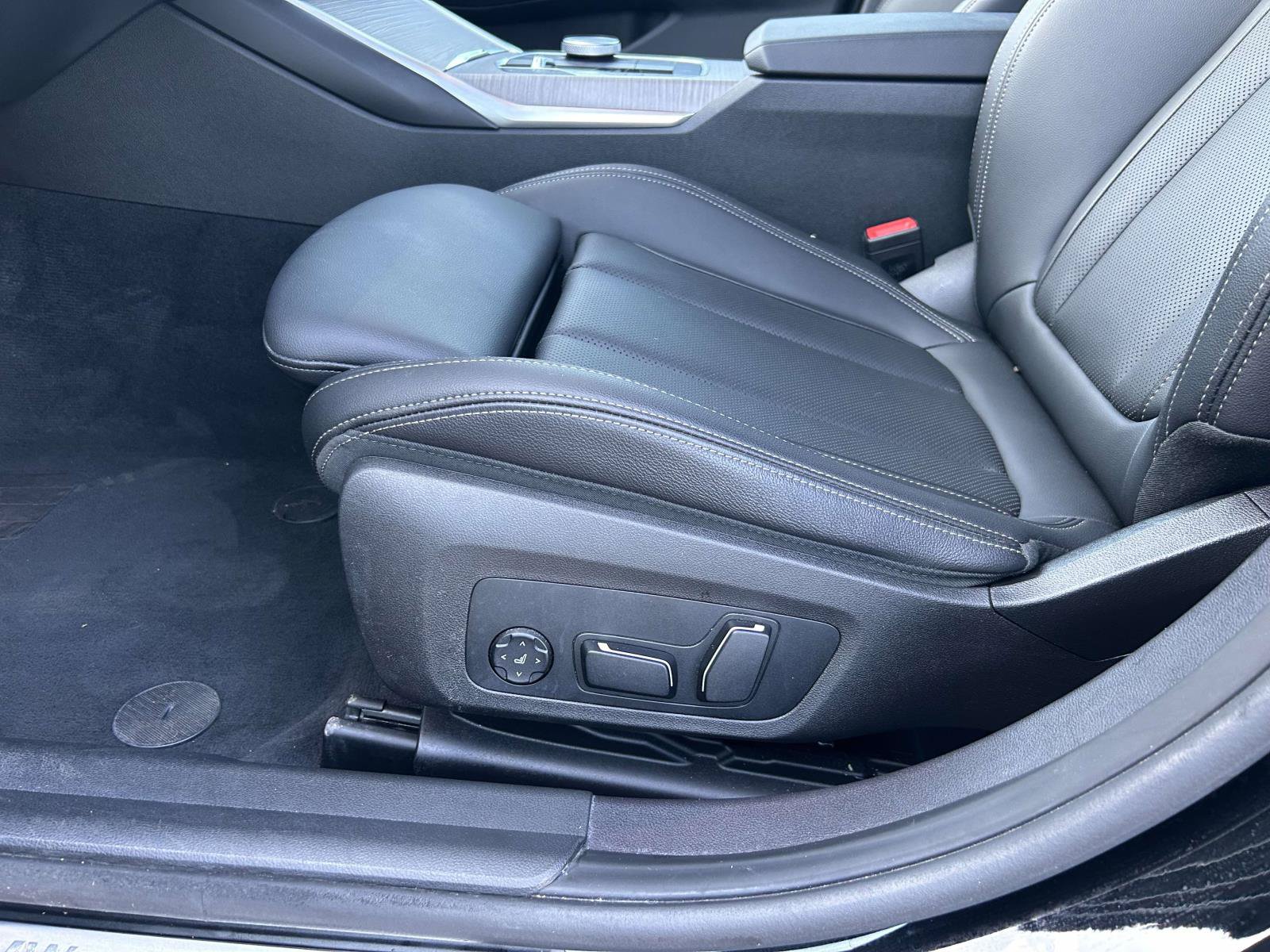 Used 2026 BMW 330i xDrive Sedan AWD/4WD image 17