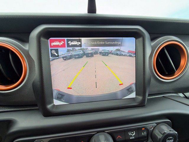 Used 2022 Jeep Gladiator Mojave w/ Cold Weather Group AWD/4WD image 17