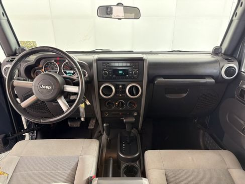 Used 2008 Jeep Wrangler Unlimited Sahara AWD/4WD image 15