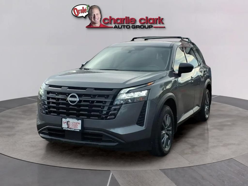 Used 2026 Nissan Pathfinder SV FWD image 1